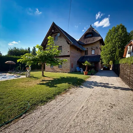 Apartmenthaus Claudia Апарт-отель Замарди