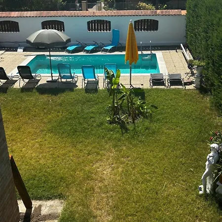Апарт-отель Apartmenthaus Claudia Замарди